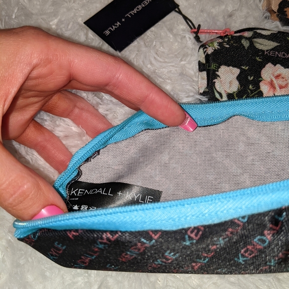 Nwt Kendall & Kylie bundle of 4 pouches/cosmetic bags - Picture 6 of 16